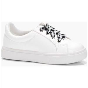 BRAND NEW BOOHOO Gingham White Sneakers 👟